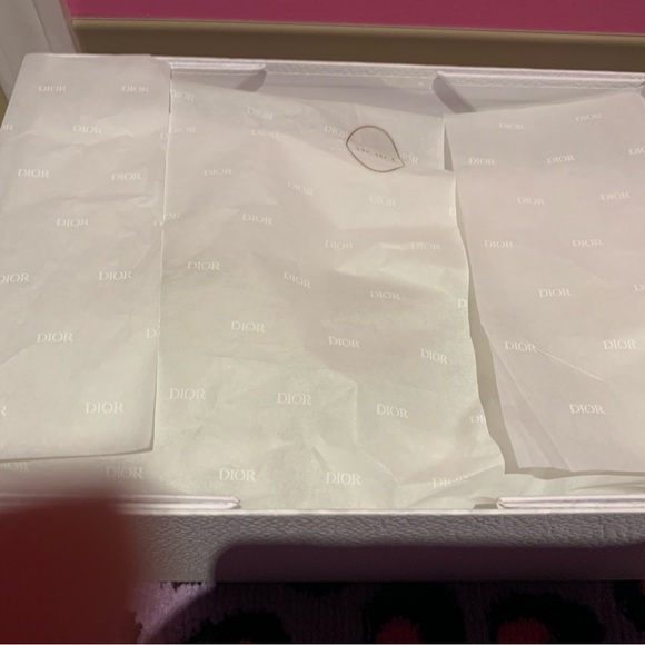 CHRISTIAN DIOR Cosmetic pouch, box and 5 luxe samples - Picture 14 of 15